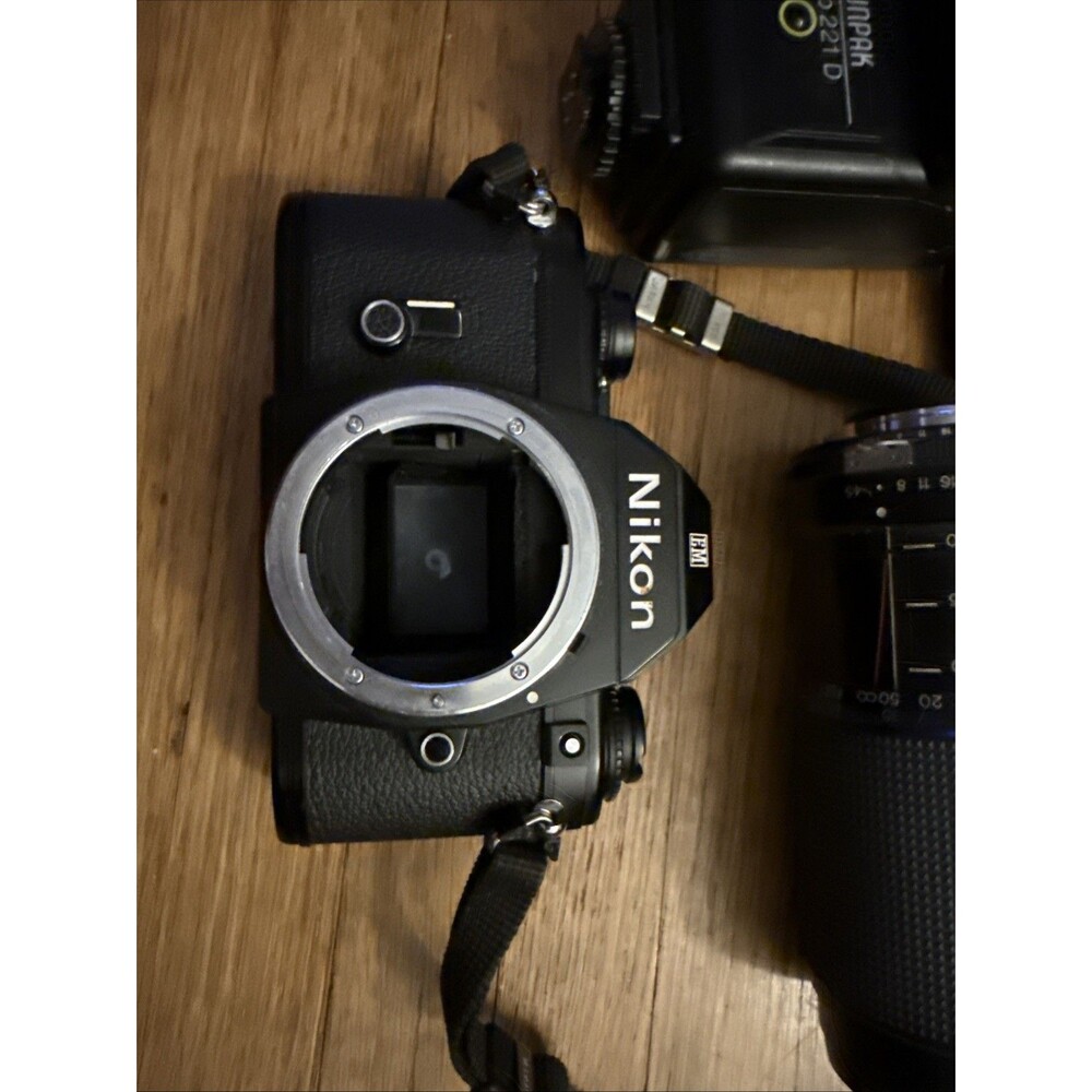 Nikon EM with 80-200mm‎ Vivitar(Kobori) Sunpak Flash Works - Picture 13 of 16